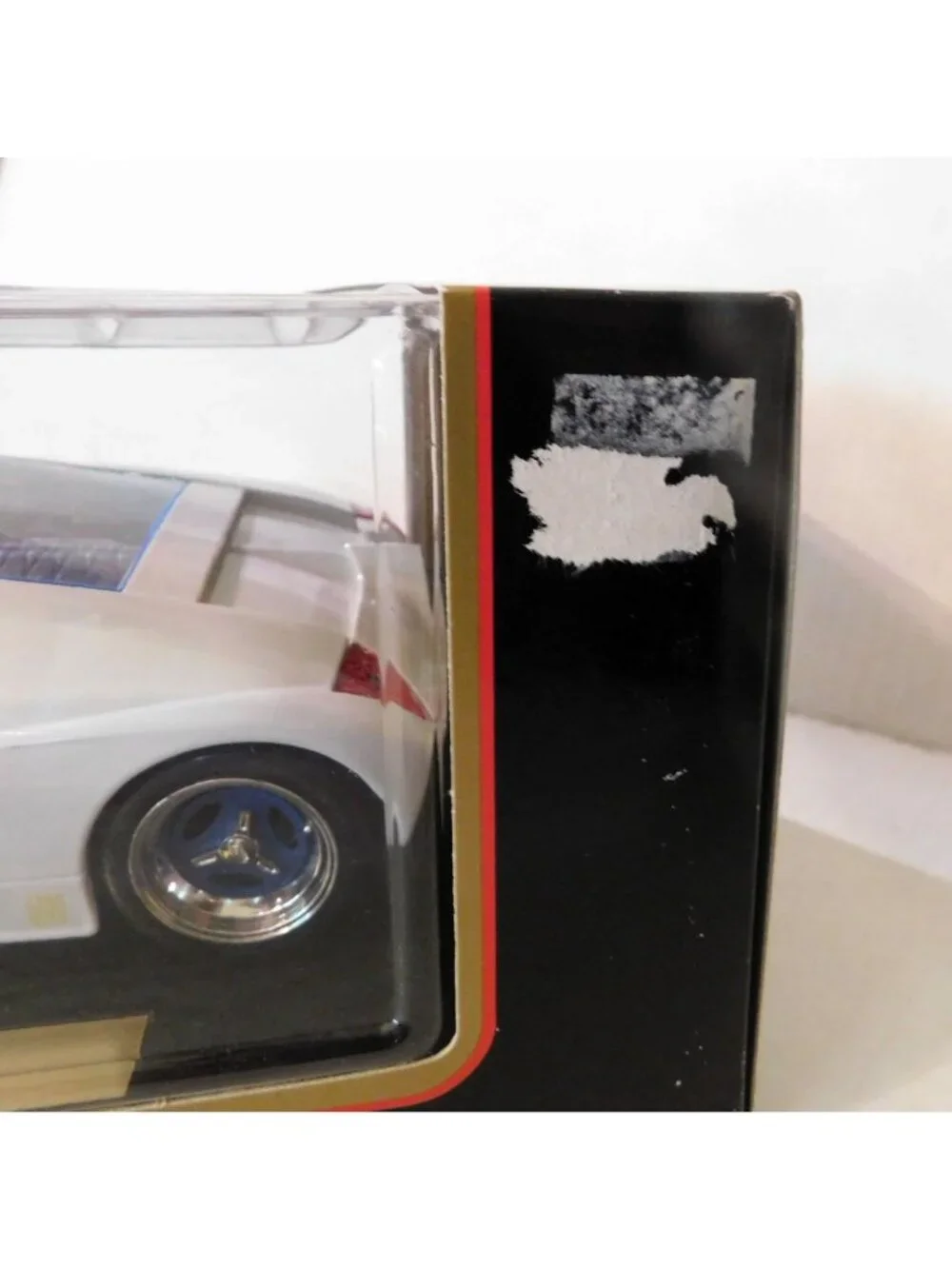 Maisto Special Edition Ford GT90 White 1:18 Diecast Scale Model
